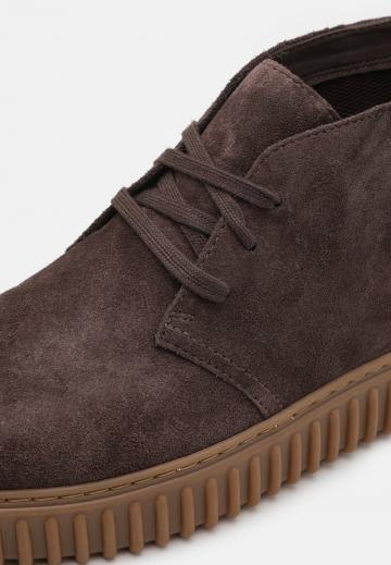 Ботинки на шнуровке