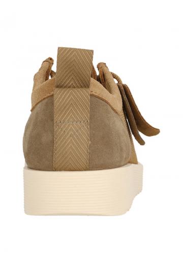 Ботинки на шнуровке