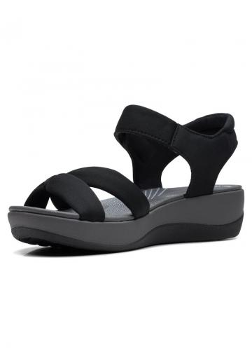 Босоножки на танкетке