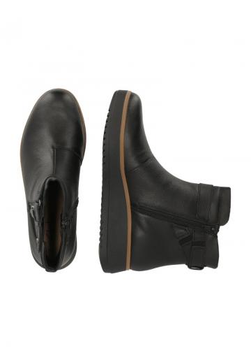 Сапожки на танкетке