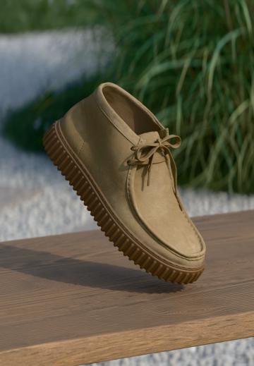 Ботинки на шнуровке