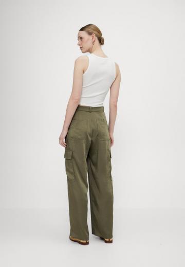 Блейзер с накладными карманами