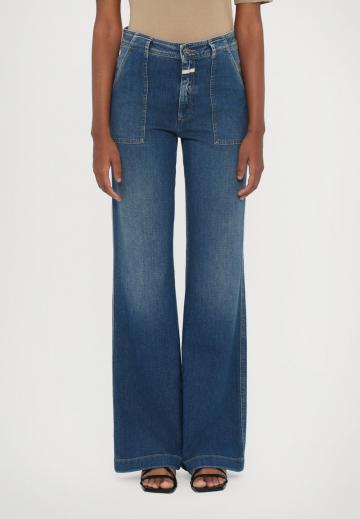 Клешеные джинсы