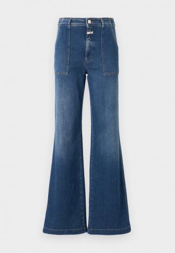 Клешеные джинсы