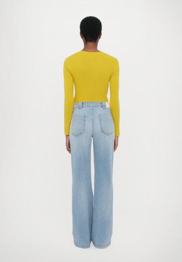 Клешеные джинсы