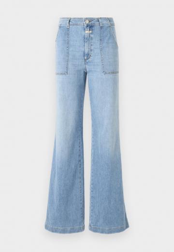 Клешеные джинсы