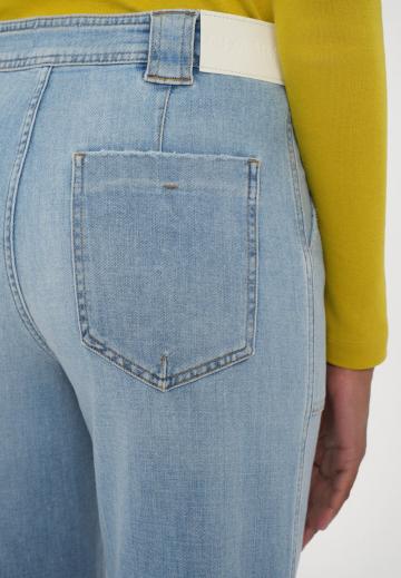 Клешеные джинсы