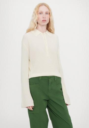 Брюки с накладными карманами