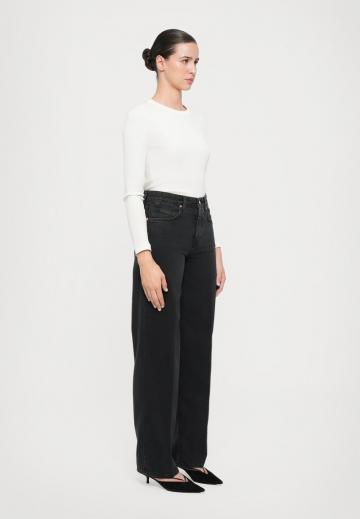 Джинсы бойфренда