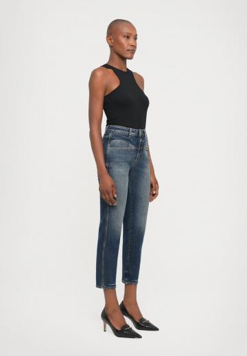 Короткие джинсы