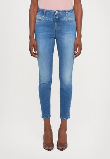 Короткие джинсы