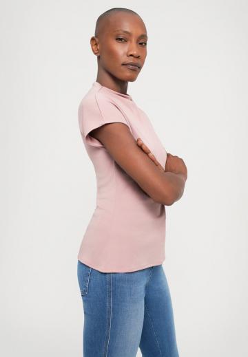 Короткие джинсы