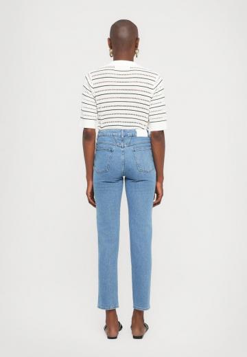 Прямые джинсы