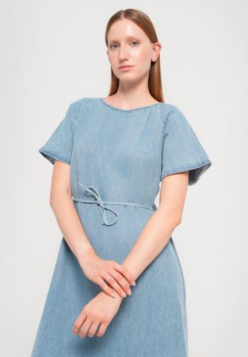 Джинсовое платье