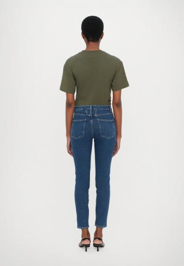 Короткие джинсы