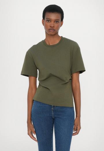 Короткие джинсы