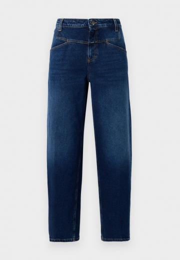 Короткие джинсы