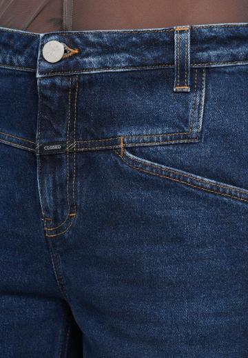 Короткие джинсы