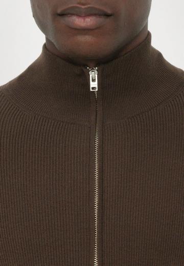 Вязаная кофта