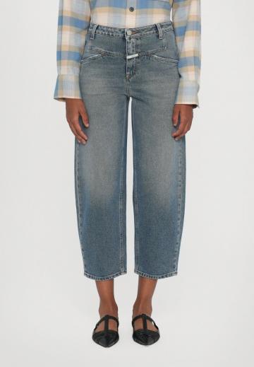 Короткие джинсы