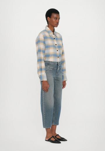 Короткие джинсы