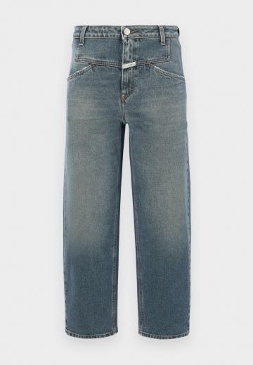 Короткие джинсы