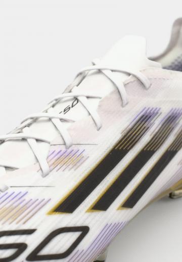 Футбольные бутсы