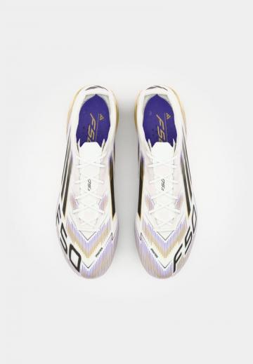 Футбольные бутсы