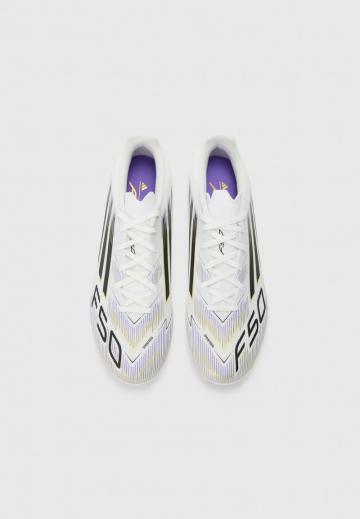 Футбольные бутсы