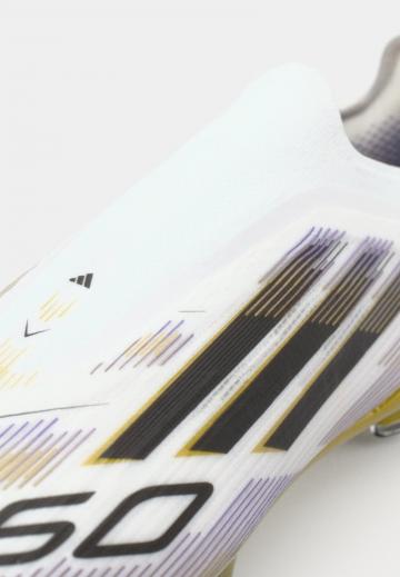 Футбольные бутсы