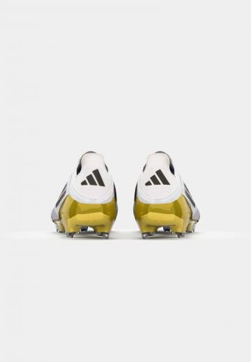 Футбольные бутсы