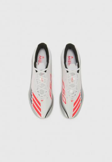 Футбольные бутсы