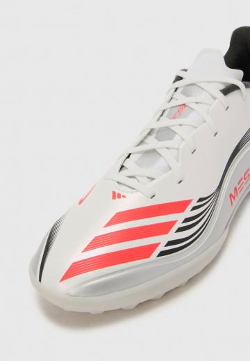 Футбольные бутсы