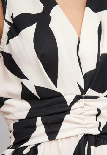 Короткое платье