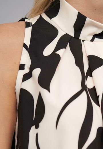 Блузка без рукавов