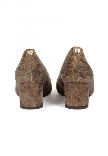 Туфли с высоким носом