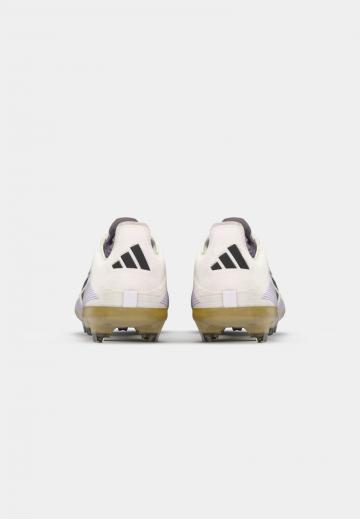 Футбольные бутсы