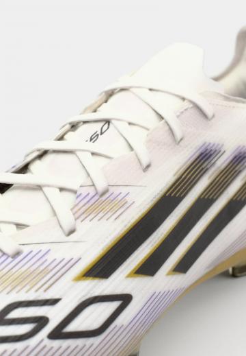 Футбольные бутсы