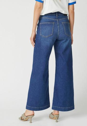 Клешеные джинсы