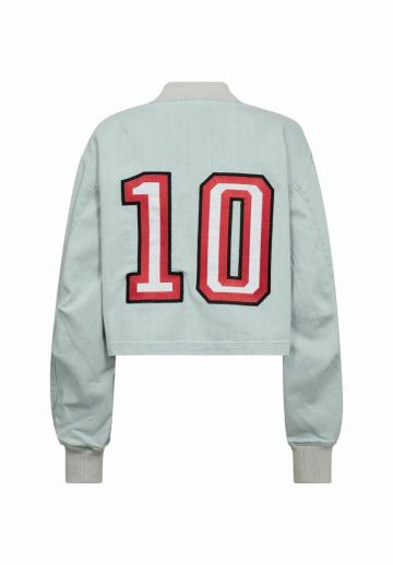 Куртка с накладнымит карманами