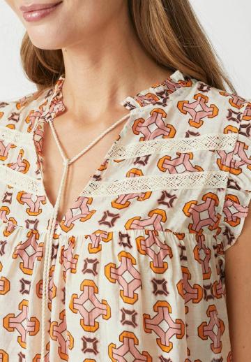 Блузка без рукавов