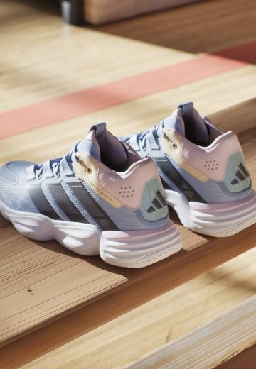 Кроссовки для зала