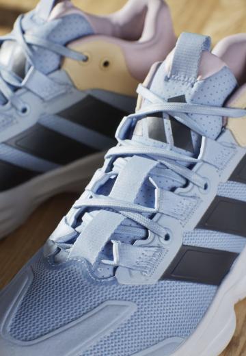 Кроссовки для зала