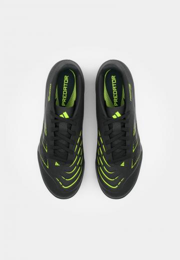 Футбольные бутсы