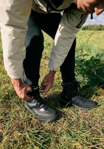 Походные ботинки