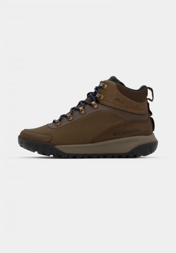 Походные ботинки