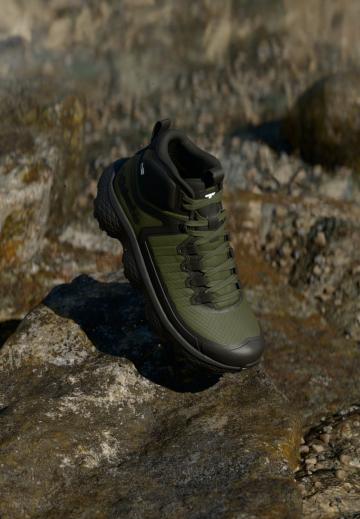 Походные ботинки