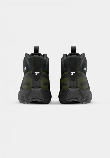 Походные ботинки