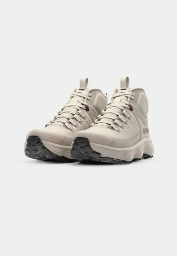 Походные ботинки