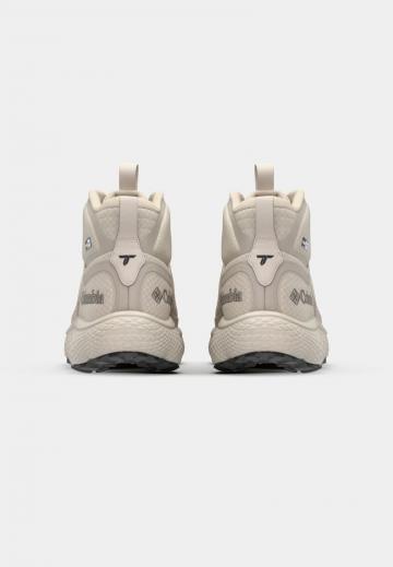 Походные ботинки